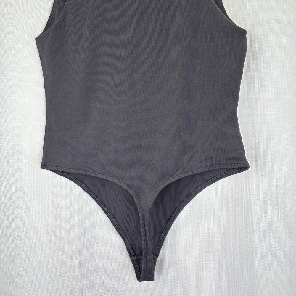 Aritzia Babaton Women's Contour Luxe Fabric 90's Bodysuit Size Medium Tank Thong - Picture 10 of 12